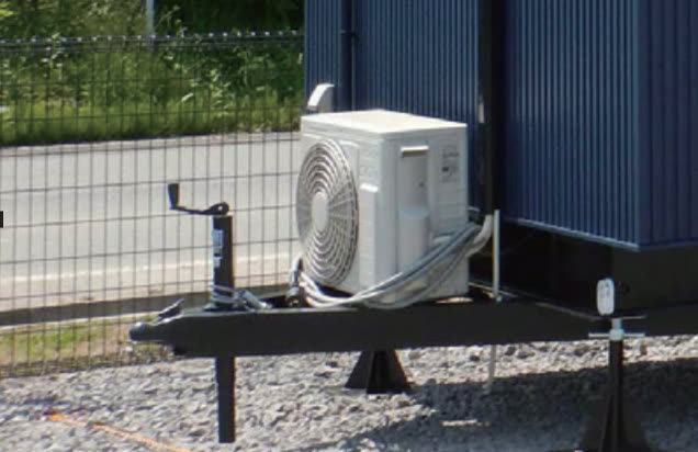 独立設置されたエアコン室外機